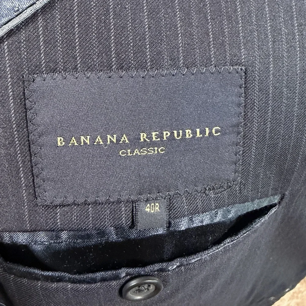 Banana Republic Suit Mens 40R 31x32 Navy Blue Striped Wool Classic Old Money